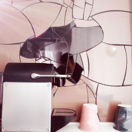 Studio Situe Dans Un Quartier Calme Et Residentiel A Montrouge A Seulement 2 Minutes Du Metro 外观 照片